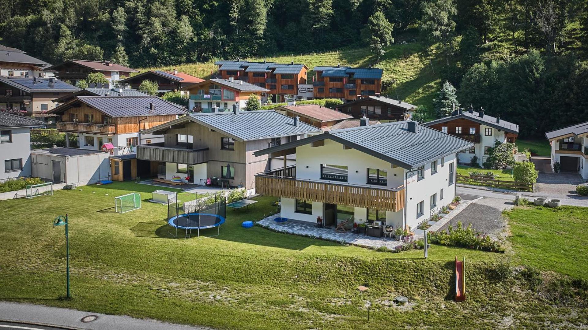 Haus Joan - Apartments Saalbach Exterior foto